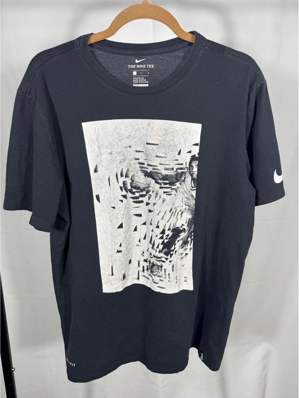 Nike The Nike Tee Athletic Cut Graphic T-Shirt Size Large Black